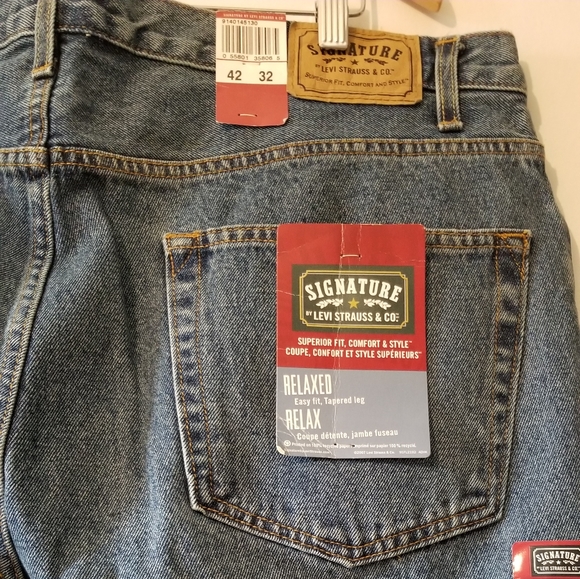 LEVI'S SIZE 42 MENS' TROUSERS - Picture 1 of 7